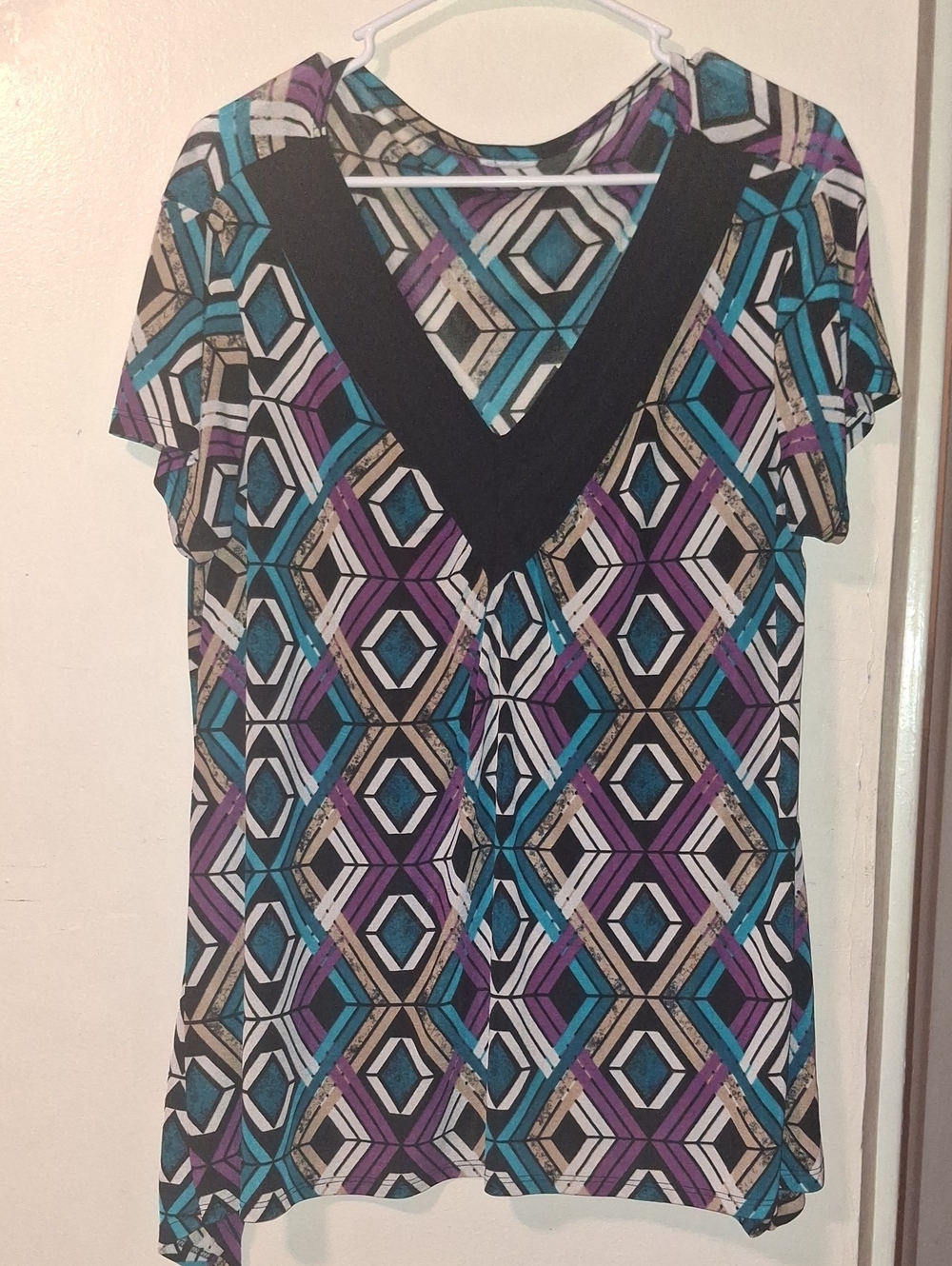 Geometric Print Short-Sleeve V-Neck Top in Teal & Purple